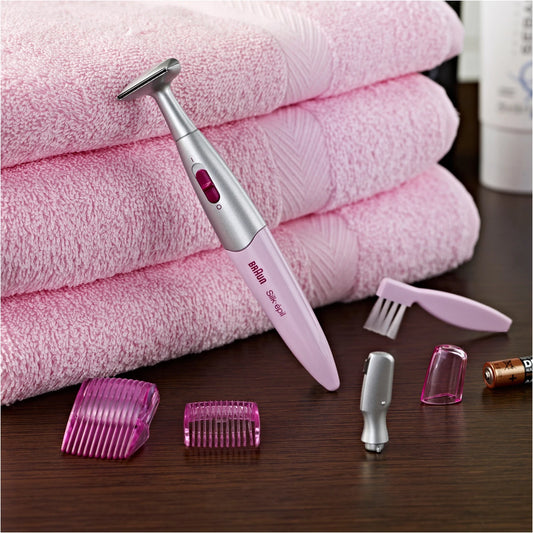 Braun FG 1100 precision trimmer with 4 adjustable length settings in pink
ماكينة تشذيب دقيقة Braun FG 1100 باللون الوردي مع 4 إعدادات قابلة للتعديل لطول التشذيب للعناية الشخصية.