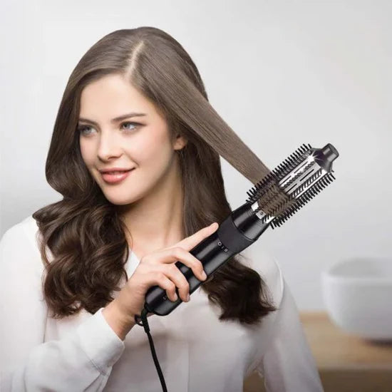 Braun Satin Hair 5 1000W airstyler with steam function and 18mm and 36mm styling brushes
جهاز Braun Satin Hair 5 لتصفيف الشعر بقوة 1000 واط مع وظيفة البخار وفرشاتي تصفيف 18 و36 مم