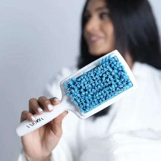 Modina microfiber towel hair brush for gentle detangling, fast drying and frizz reduction
فرشاة شعر Modina من الألياف الدقيقة لفك التشابك بلطف والتجفيف السريع وتقليل الهيشان